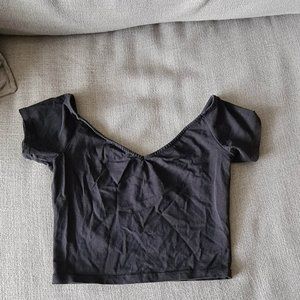 Black V-neck crop top